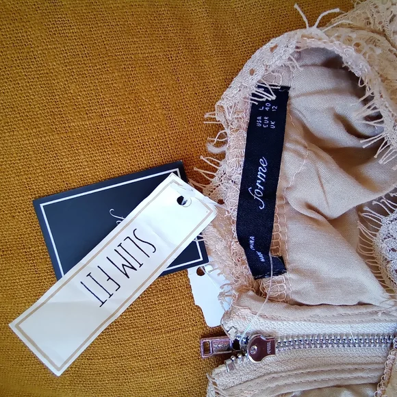 Lace top - Picture 2 of 7